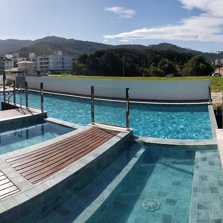 Cobertura Velejar em Condomínio Clube - com Área de Lazer Governador Celso Ramos Exterior foto